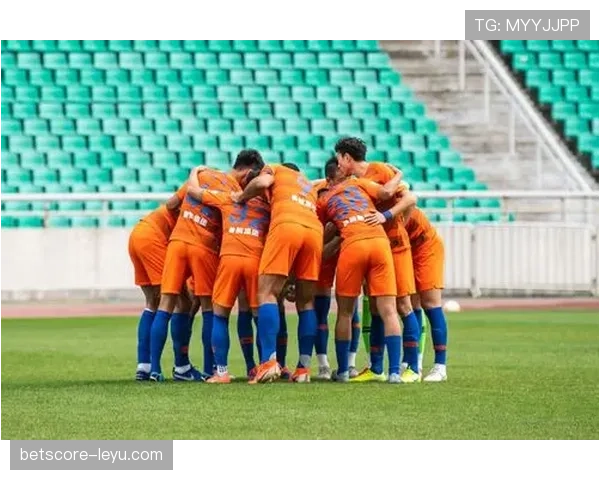 特温主帅独树一帜执教有方,球队状态回升表现抢眼 特温主帅独树一帜执教有方,球队状态回升表现抢眼