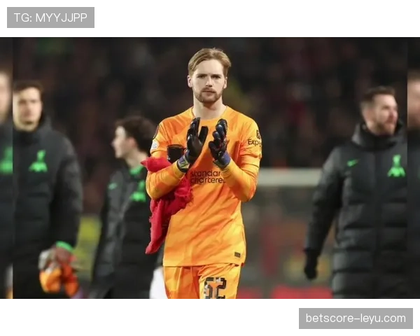 阿利松荣膺金球奖最佳门将,稳健表现惊艳足坛 阿利松荣膺金球奖最佳门将,稳健表现惊艳足坛