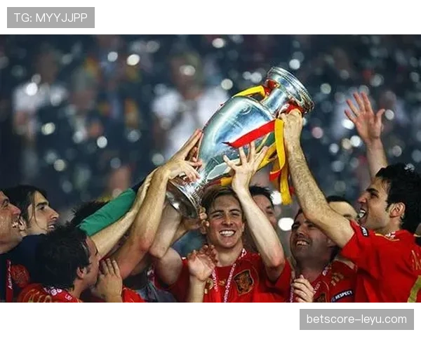 欧洲杯奖杯巡游盛大启幕,全球球迷共襄足球荣耀盛举 欧洲杯奖杯巡游盛大启幕,全球球迷共襄足球荣耀盛举