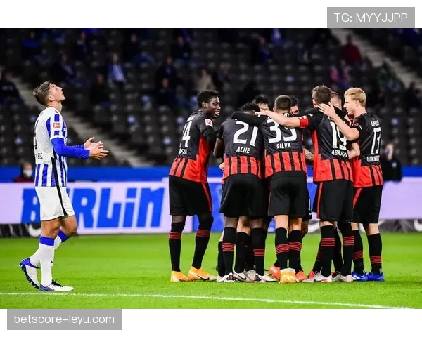 加拉塔萨雷防线焕然一新,防守体系升级助力球队状态回升 加拉塔萨雷防线焕然一新,防守体系升级助力球队状态回升